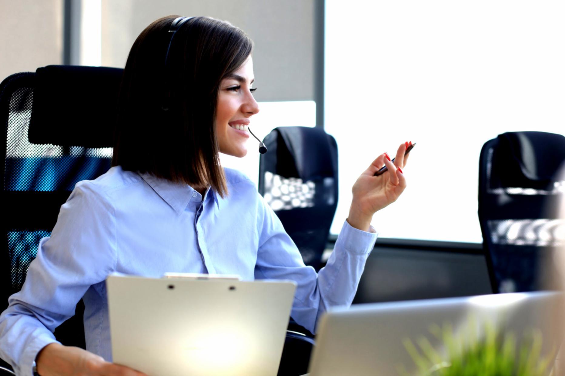 Espace de travail avec outils de modélisation et documents financiers